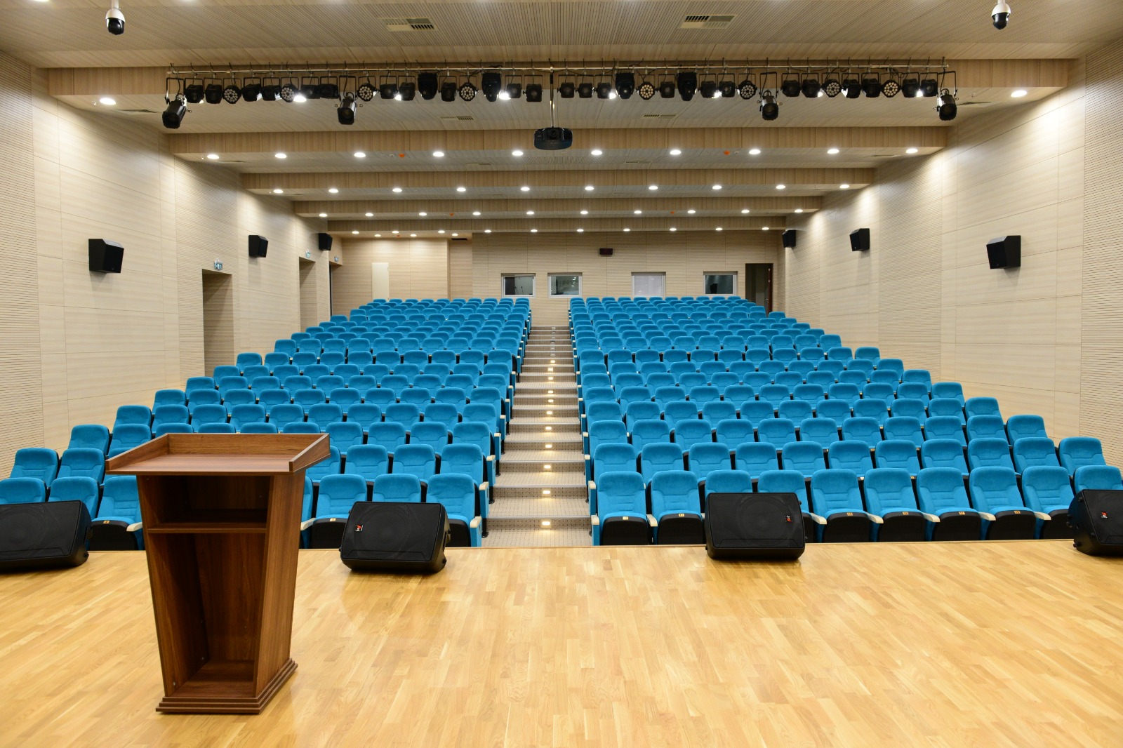 Kongre Merkezi Turkuaz Salon